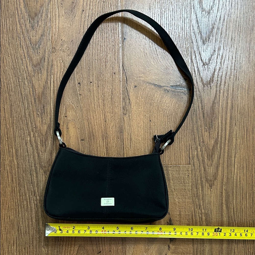 Frankie & Johnnie small black purse